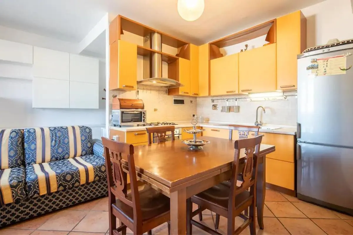 Suite Con 2 Balconi - 6 Guest Prato  Appartamento Prato (Prato)
